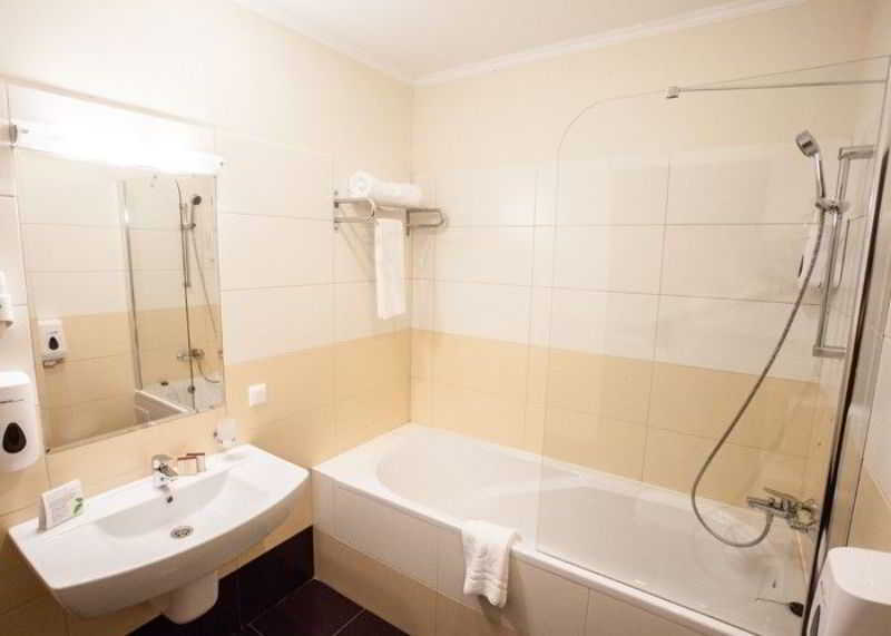 Optima Sumy Hotel Ngoại thất bức ảnh