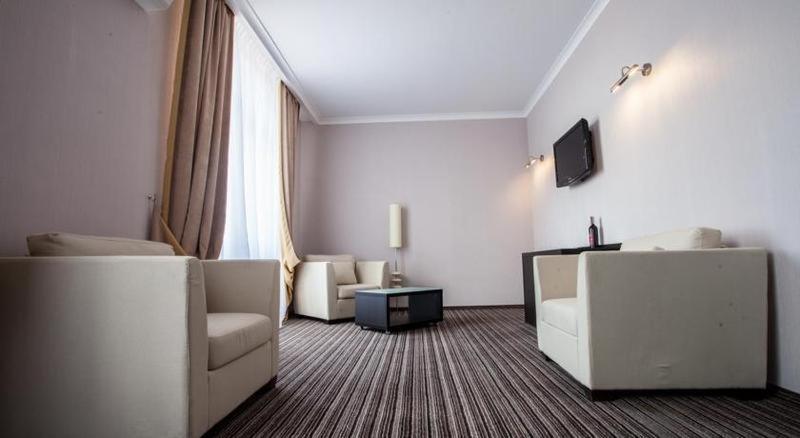 Optima Sumy Hotel Phòng bức ảnh