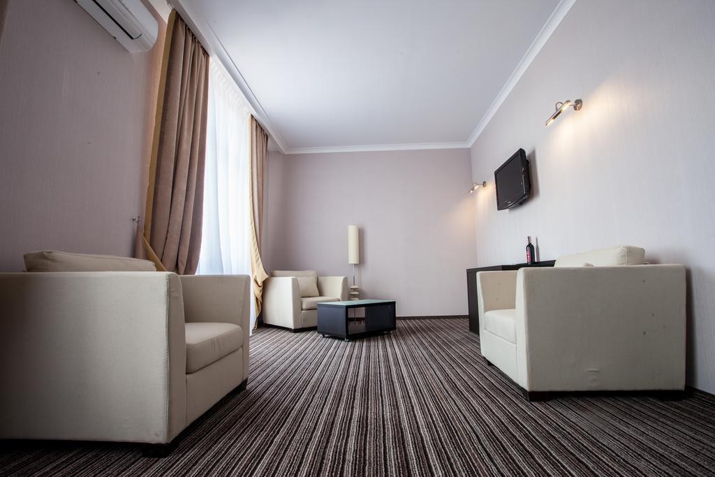Optima Sumy Hotel Ngoại thất bức ảnh